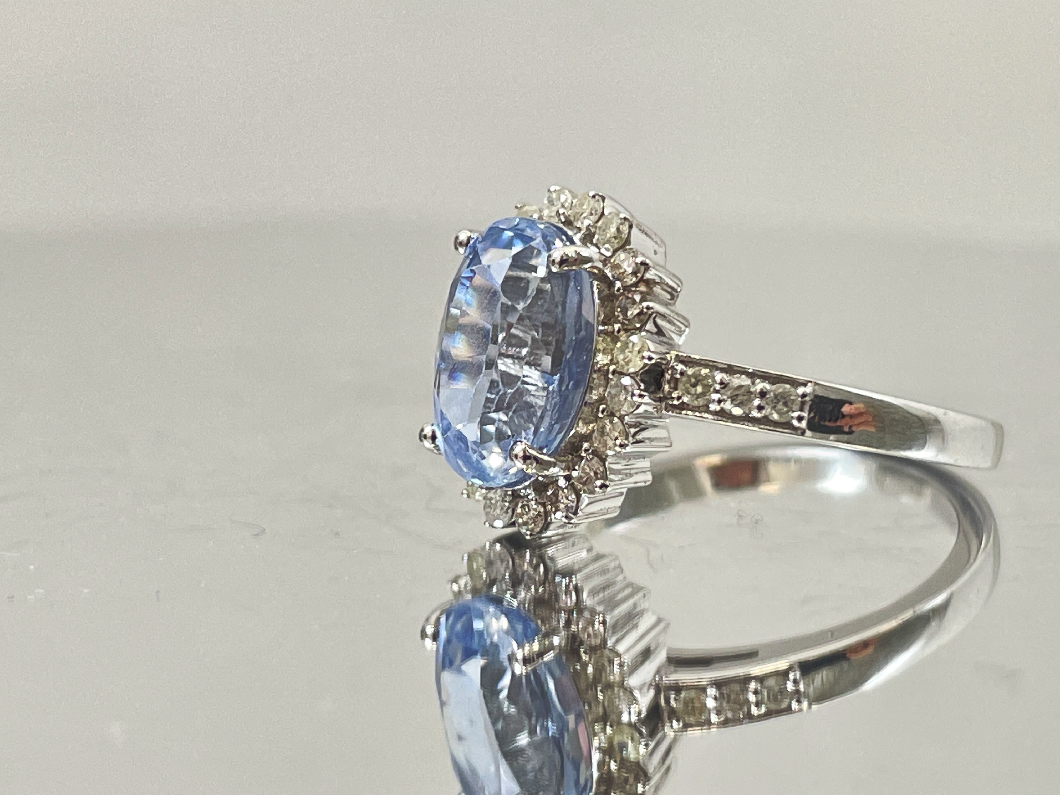 3.13 CT Unheated/Untreated Ceylon Cornflour Blue Sapphire Diamonds & 18k Gold - Image 2 of 6