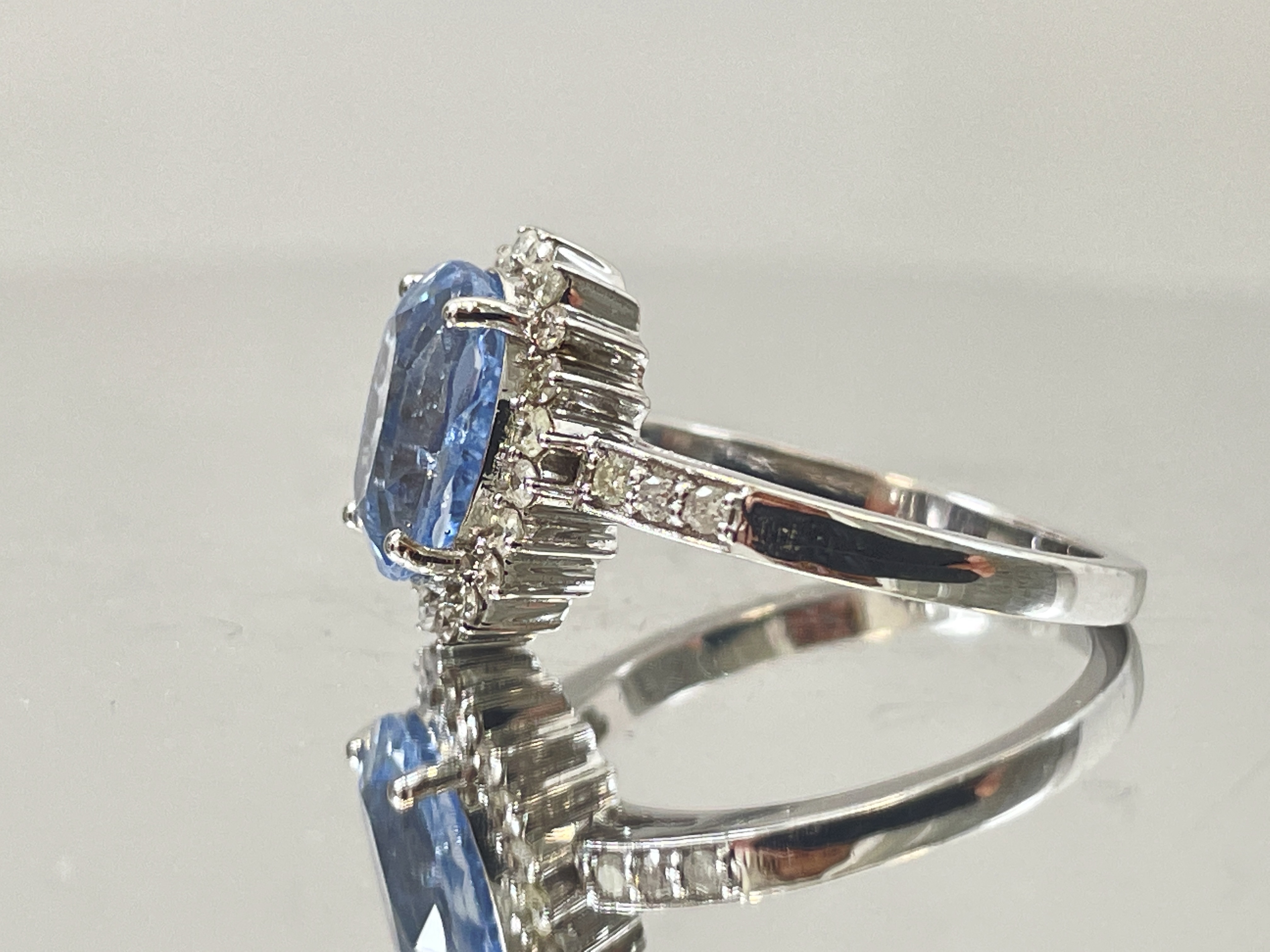 3.13 CT Unheated/Untreated Ceylon Cornflour Blue Sapphire Diamonds & 18k Gold - Image 3 of 6
