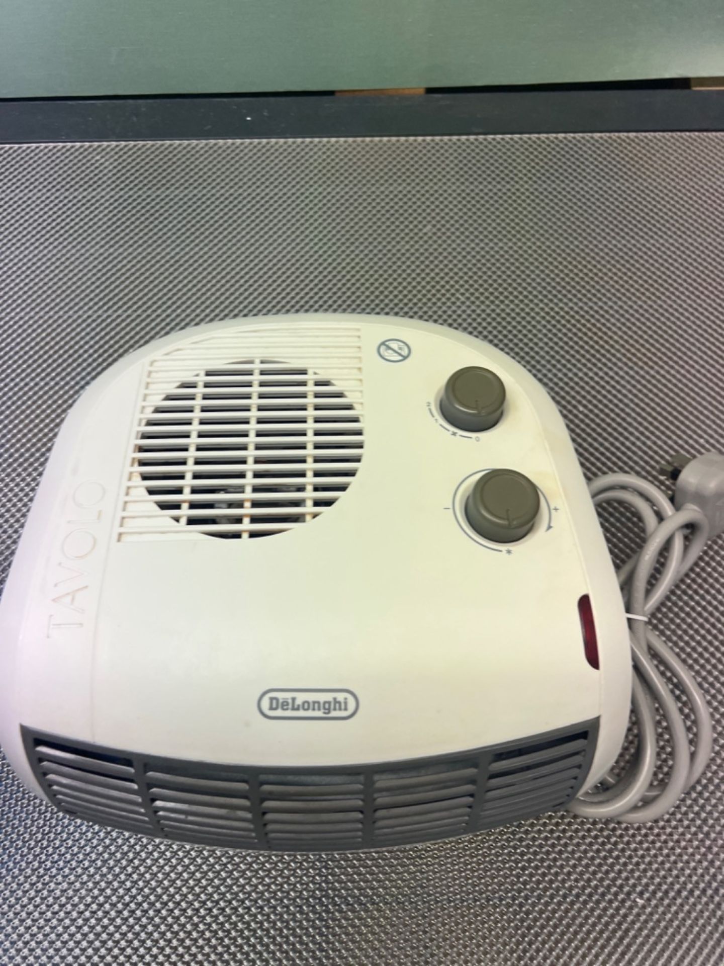 De'Longhi HTF3033 Fan Heater - White - Image 3 of 3