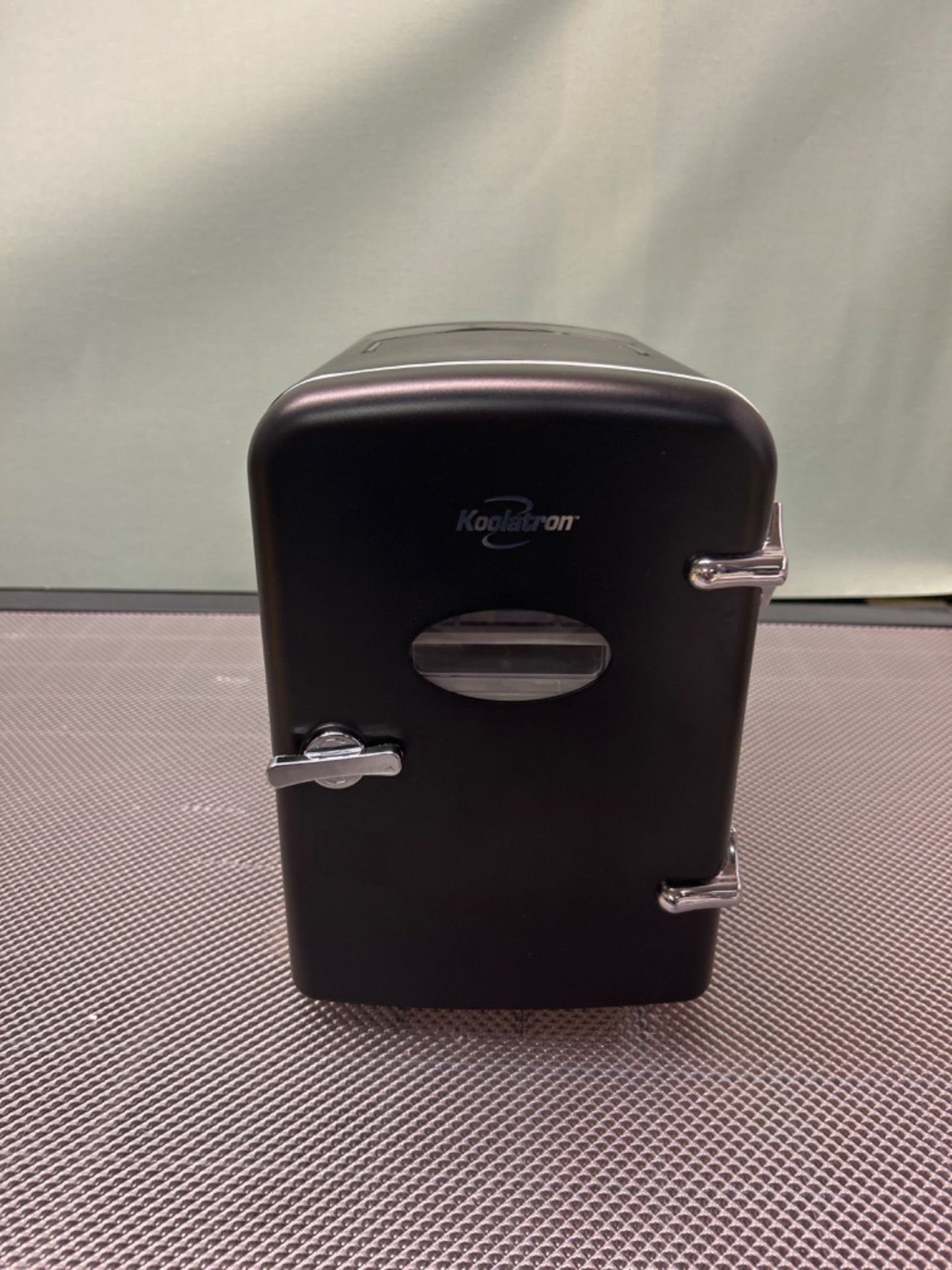 Koolatron Retro Mini Fridge 4L 6 Can Portable Cooler Compact Refrigerator For Kids Bedroom Skinca... - Image 3 of 3