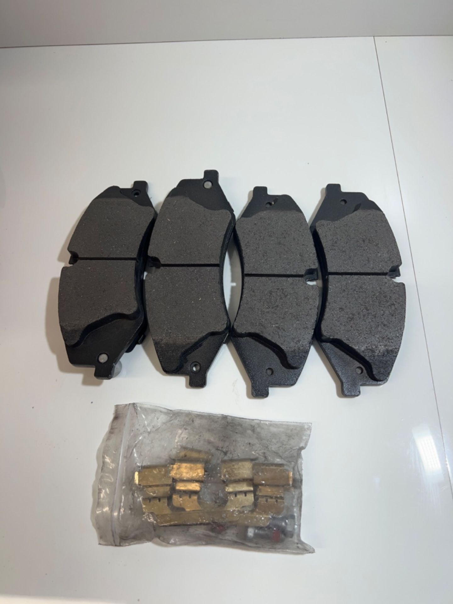 Brembo P44022 Front Brake Pads Pack of 4 - Image 2 of 3
