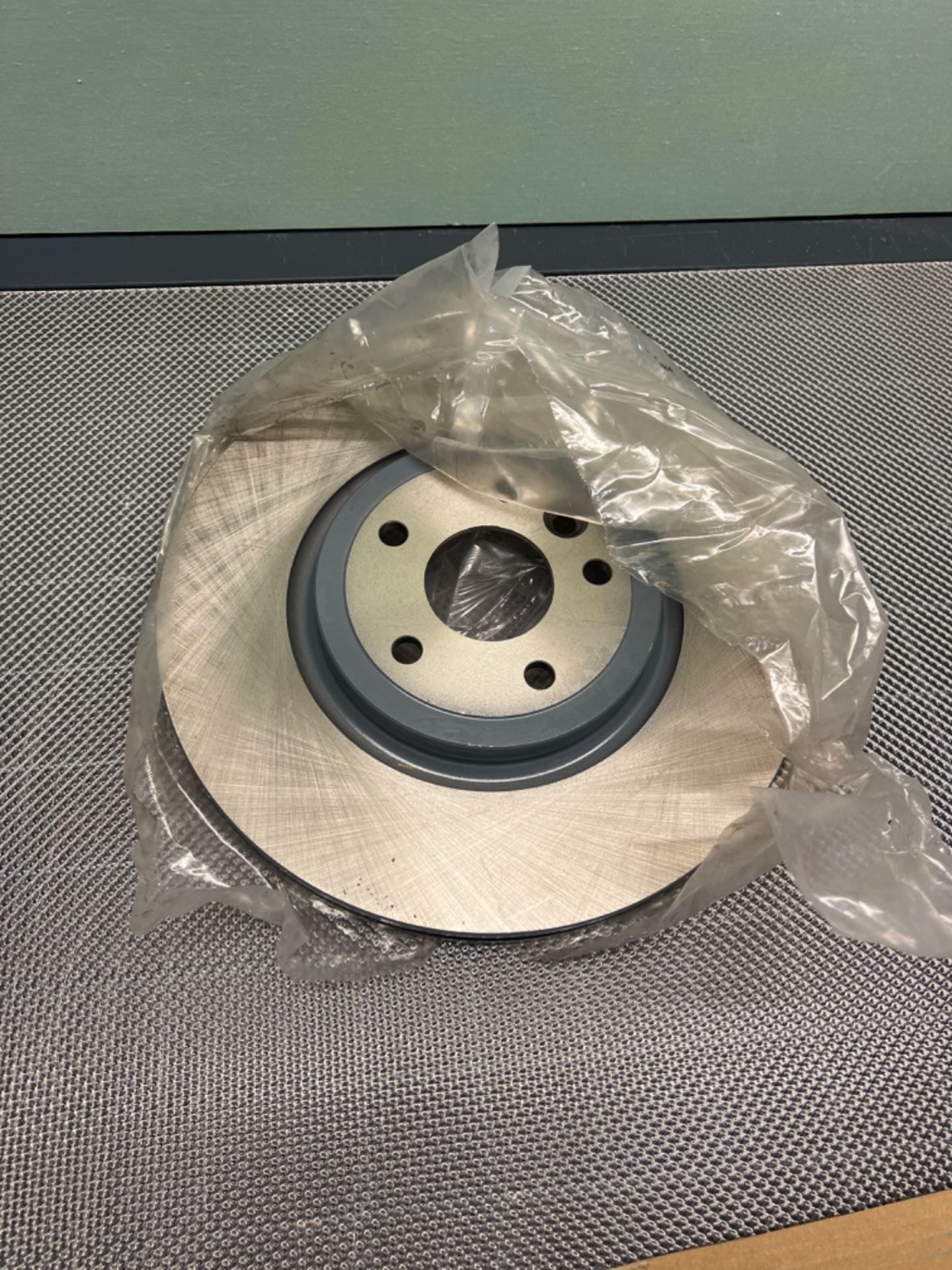 Blue Print ADJ134368 Brake Disc (1 Brake Disc) Front, Internally Ventilated, No. of Holes 5 - Image 3 of 3
