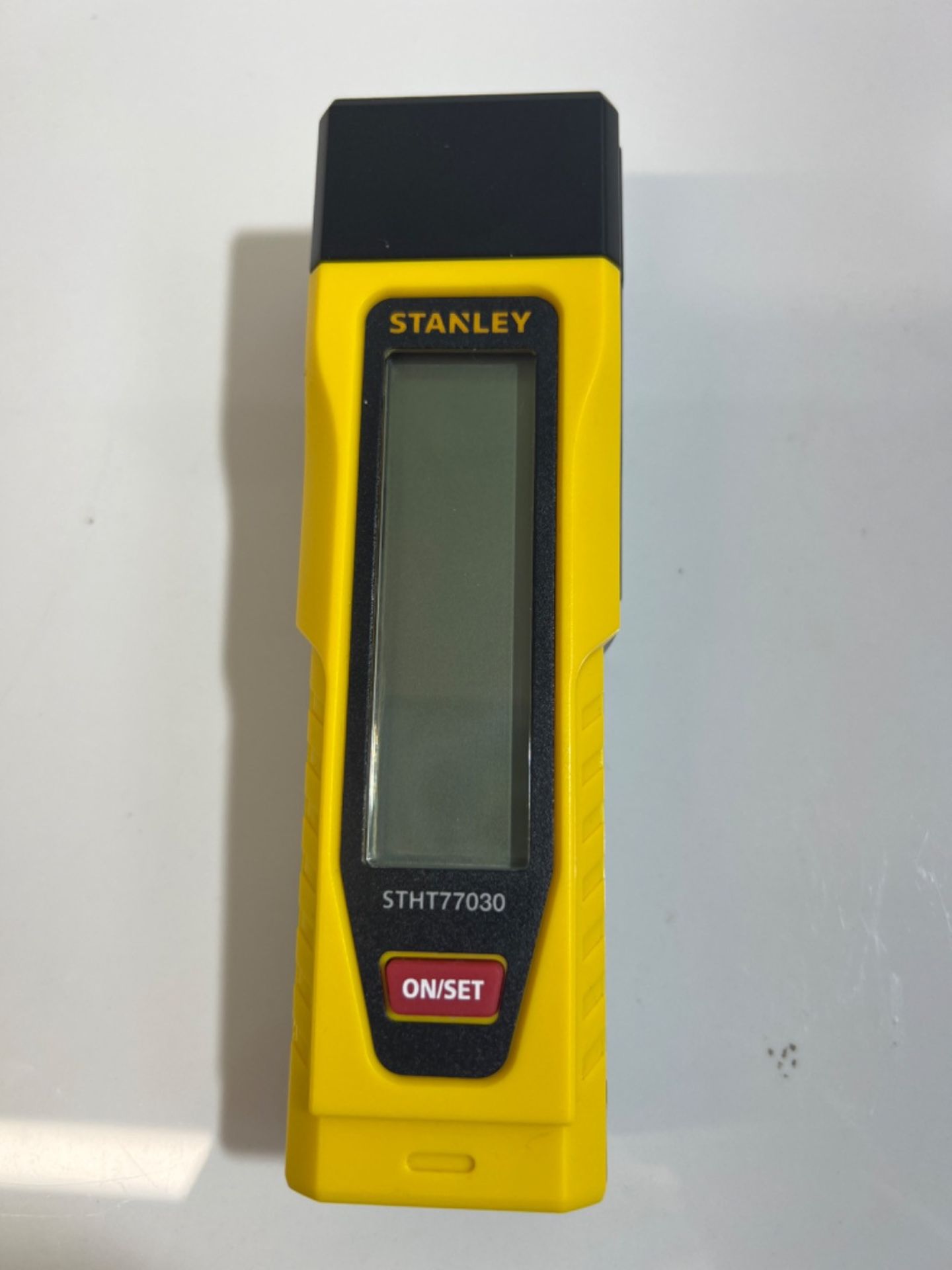 Stanley Moisture Meter With Two Detection Pins and LCD Screen Includes 4 X AAA Batteries 0-77-030 - Image 3 of 3