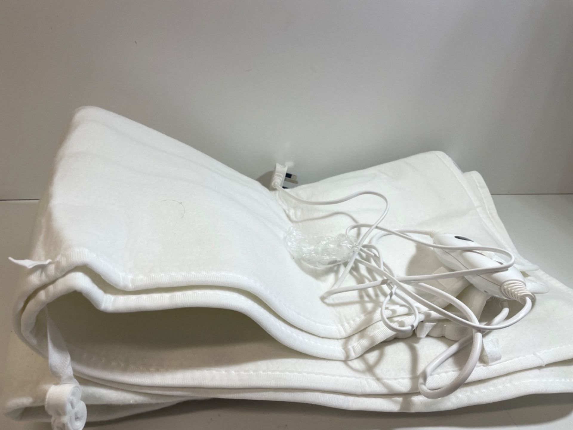 Cozytek Double Polyester Electric Blanket Size Detachable Control Underblanket 3 Heat Settings Wh... - Image 2 of 3