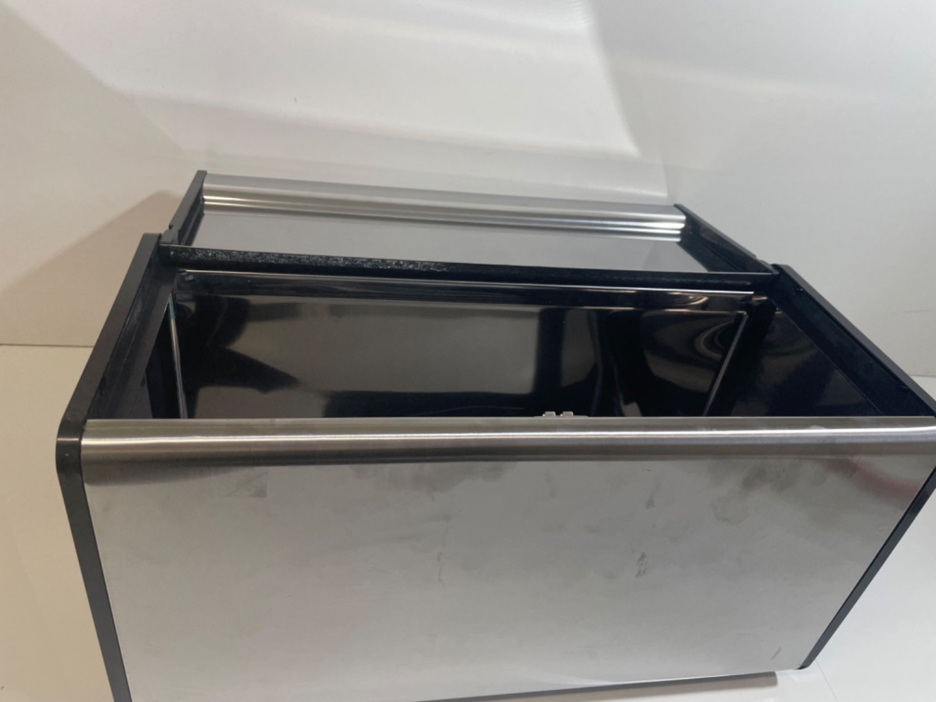 Daewoo Glace Noir Stainless Steel Bin With Stay Fresh Closing System, Ideal For Storing Bread, Ro... - Image 2 of 3