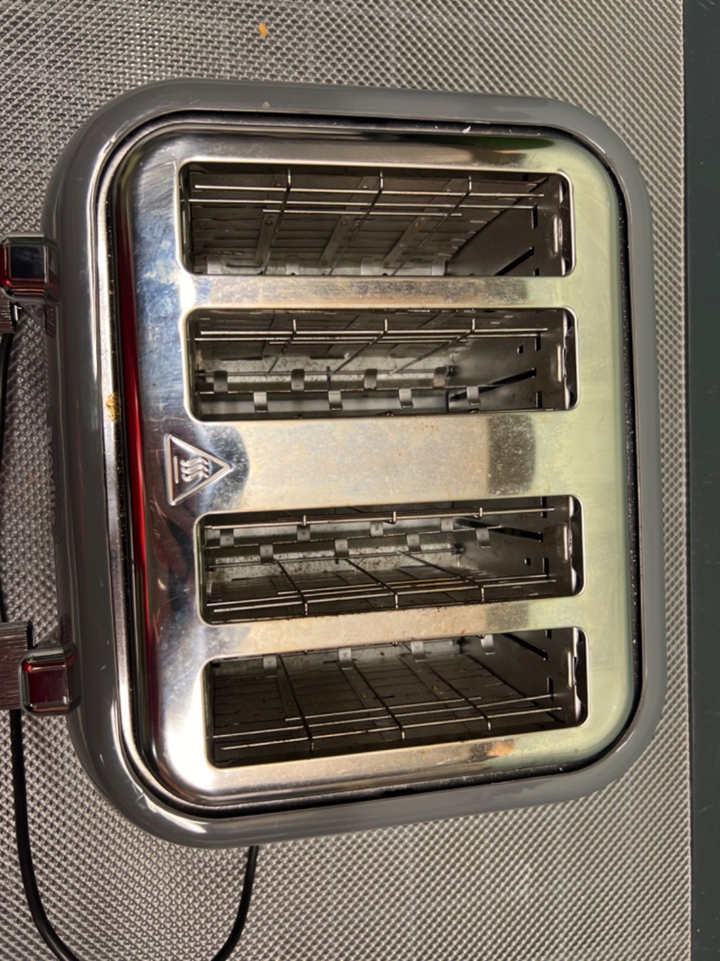 Breville Flow 4-Slice Toaster With High-Lift & Wide Slots | Grey | VTT892 - Image 3 of 3