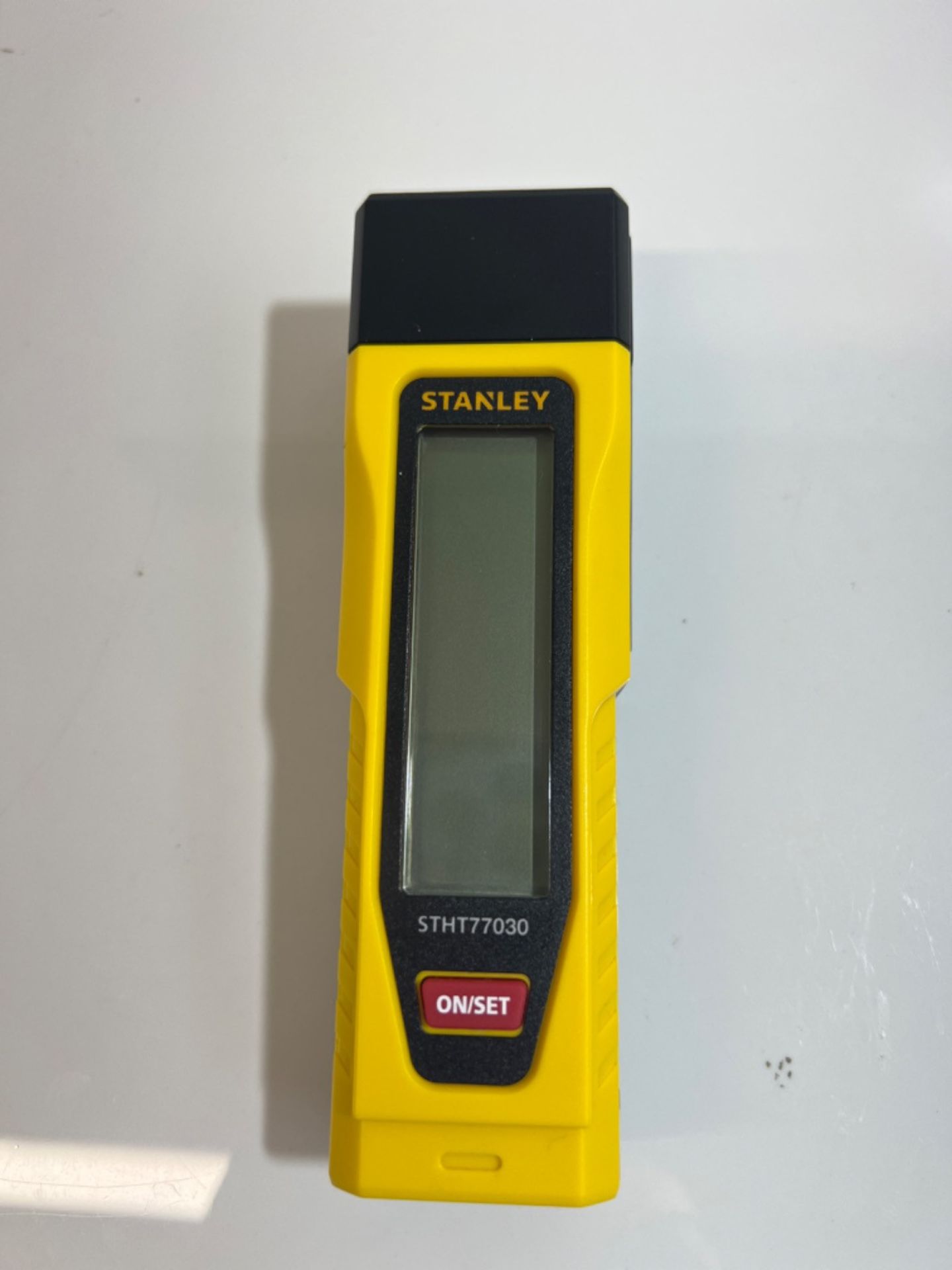 Stanley Moisture Meter With Two Detection Pins and LCD Screen Includes 4 X AAA Batteries 0-77-030 - Image 2 of 3