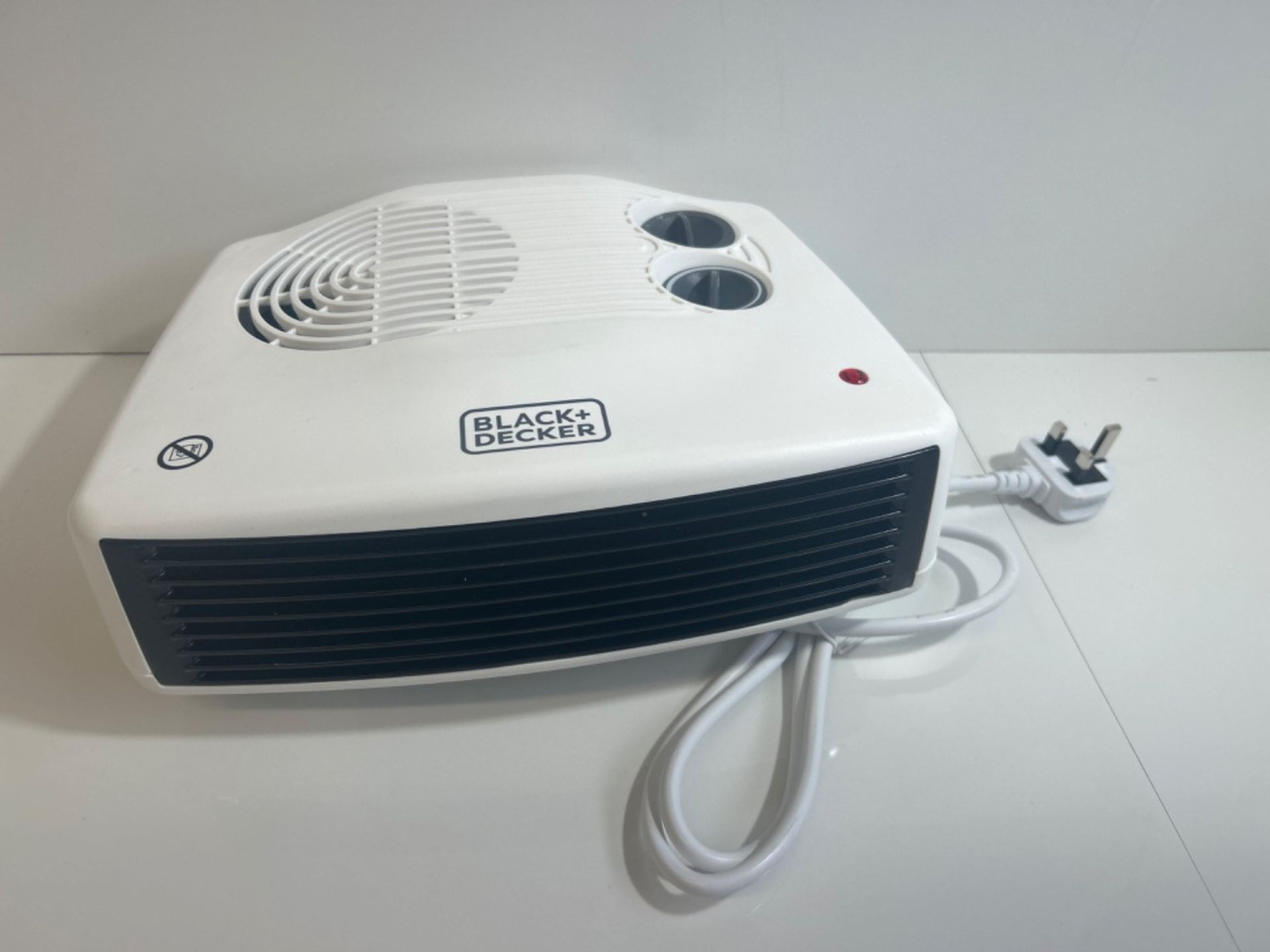 Black+Decker BXSH37006GB Fan Heater With Climate Control, 3Kw, White - Image 2 of 3