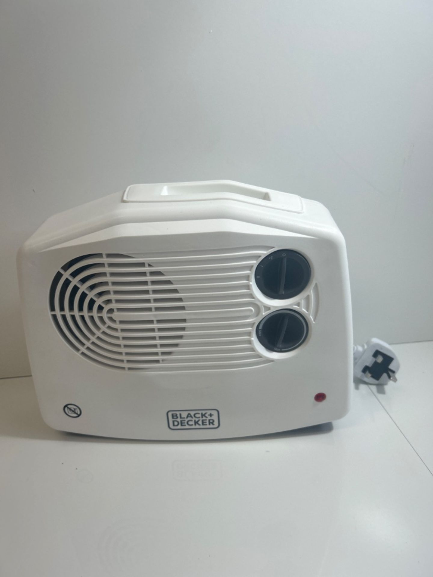 Black+Decker BXSH37006GB Fan Heater With Climate Control, 3Kw, White - Image 3 of 3