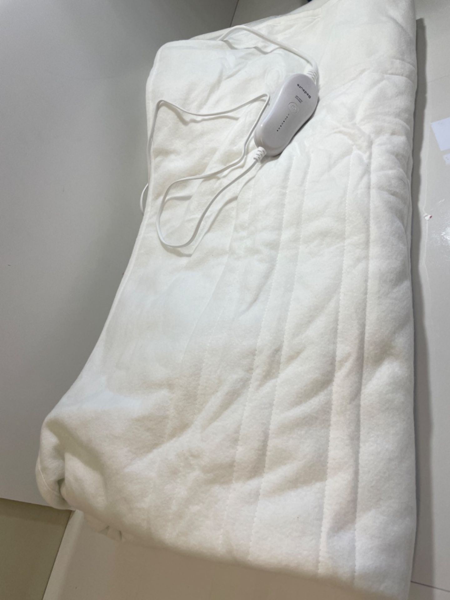 Bedsure King Size Electric Blanket With 4 Heating Levels, Heated Underblanket For Bed Warmer, Was... - Image 3 of 3