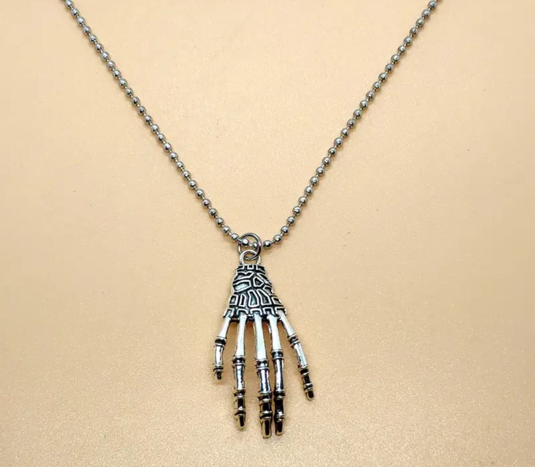 New! Gothic Style Skeleton Hand Pendant With Chain. - Image 3 of 4