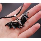 New! Vintage Style Gothic Bat Shaped Pendant With Chain