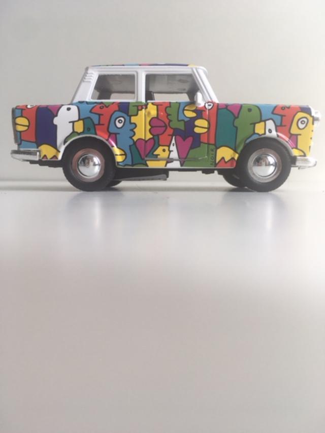 Thierry Noir (b.1958) Pair of ‘HEADS’ Berlin Trabant cars in Colours BY THIERRY NOIR, 1994, Sold... - Image 18 of 33