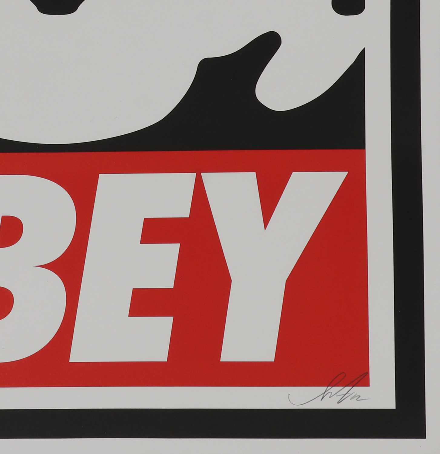 Shepard Fairey (b.1970) OBEY ‘Giant Face’ in colours, signed in pencil l.r. 96.5 x 63.5cm - Image 7 of 8