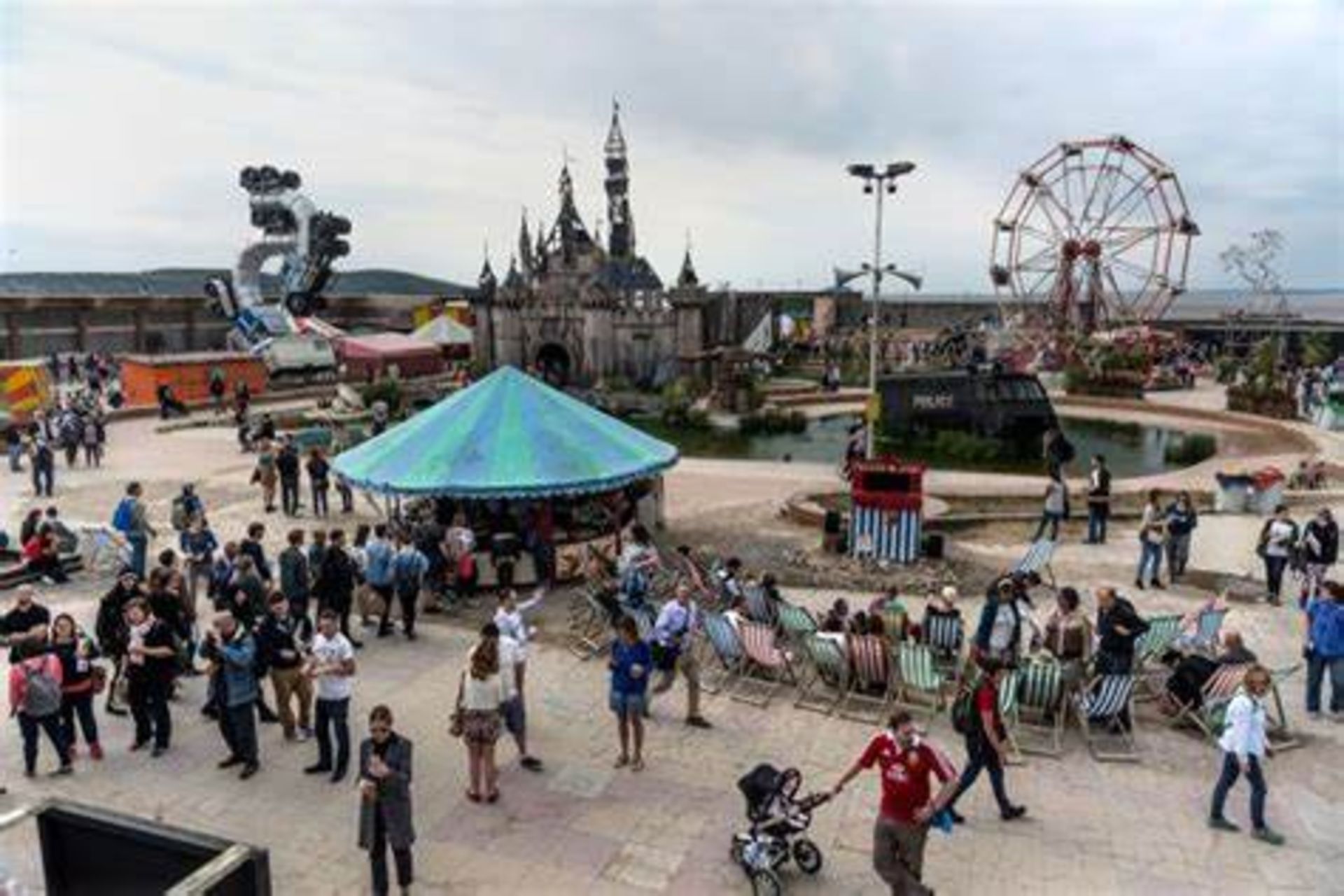 Banksy (1974) Six Dismaland Bemusement Park Souvenirs incl 'Keep it Real' found Banksy free art 2... - Image 17 of 27