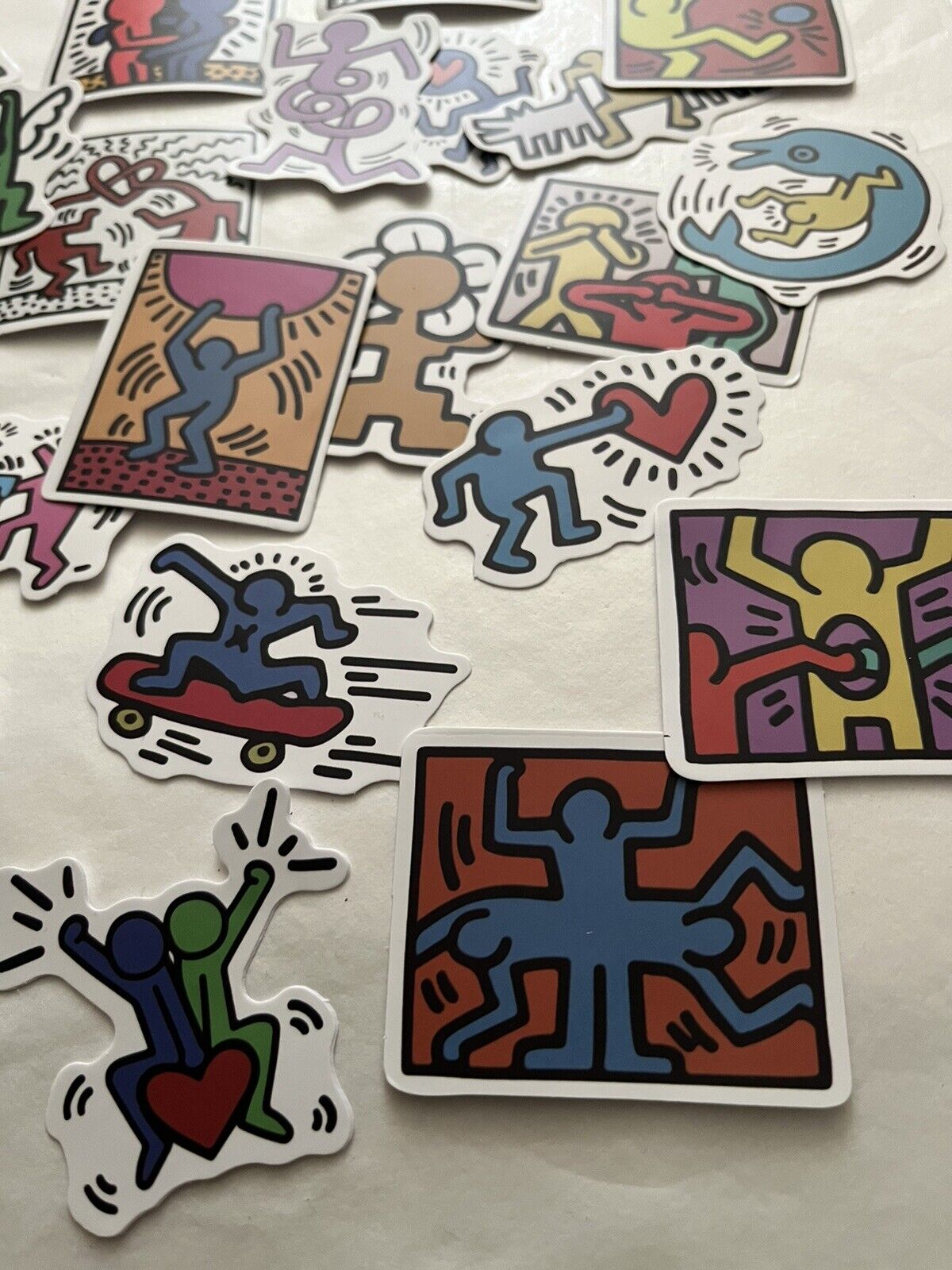 Keith Harin (1958-1990) 50 Piece Sticker Set, AV Size 5 x 5 cm Inc Family Hug, Disco Dino, 2020 - Image 7 of 8
