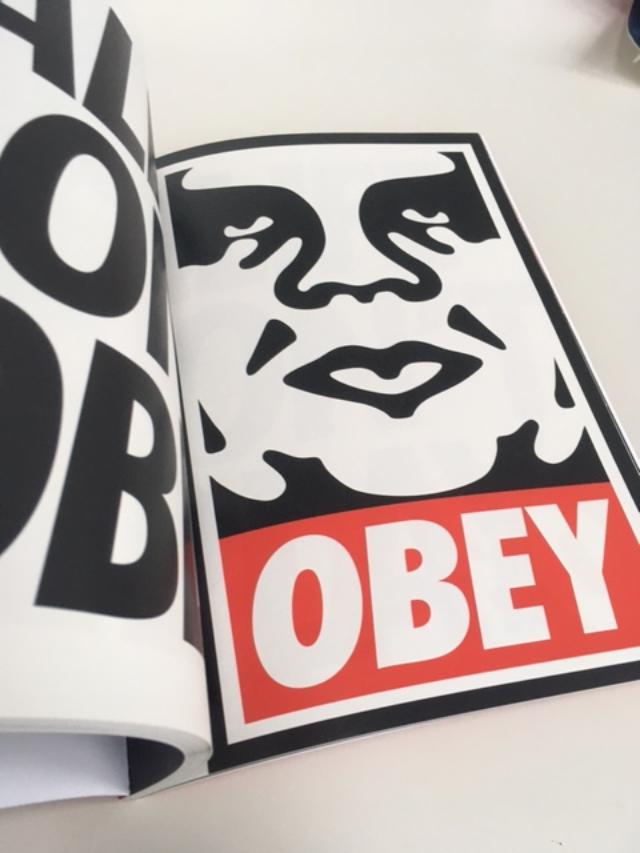 Shepard Fairey (b 1970) RARE ‘Arkitip No0051’ Obey book in sleeve box, 3 signed prints, 1st Ed, 2... - Bild 27 aus 29
