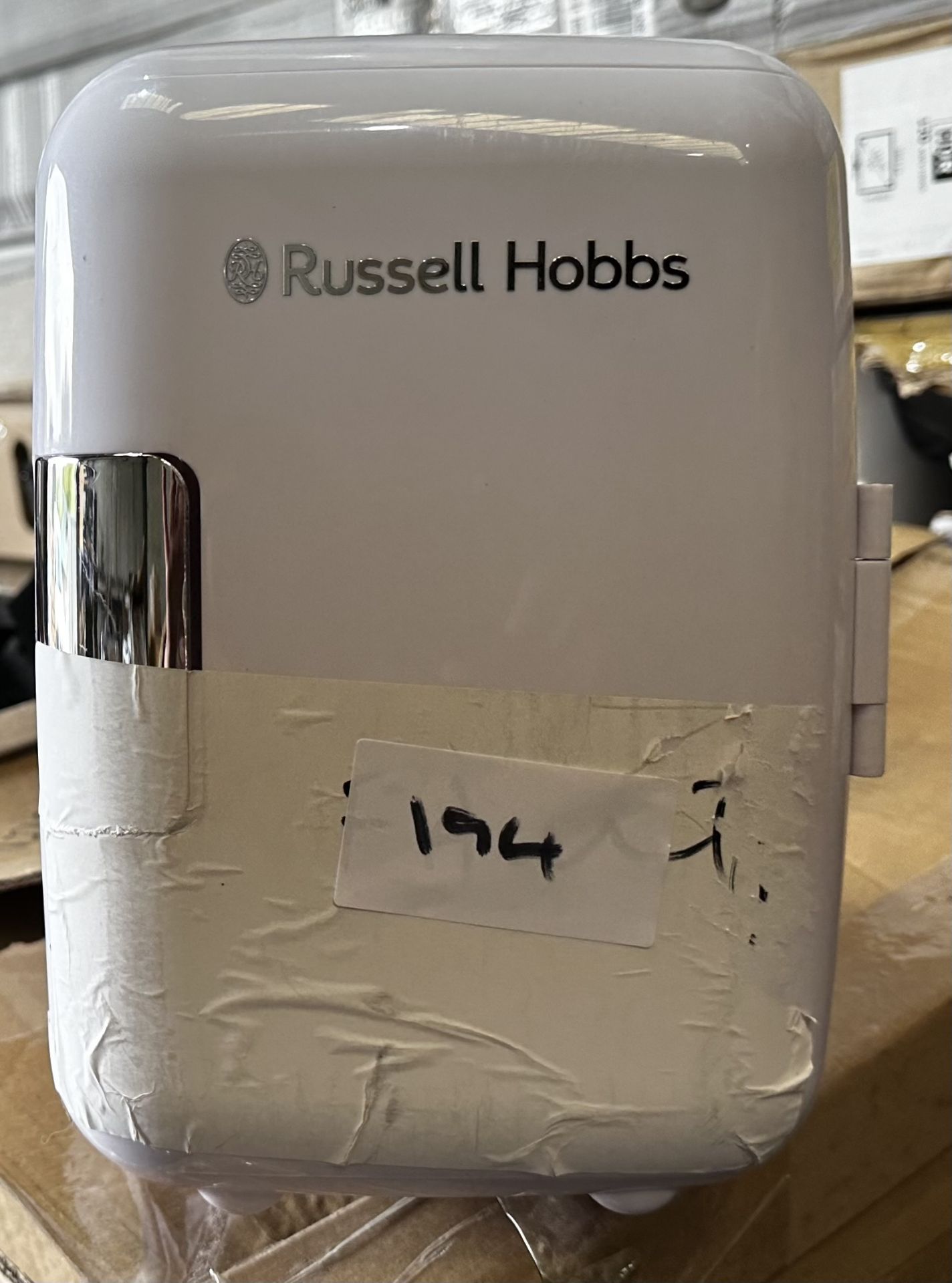 Russell Hobbs mini fridge. RRP £40 - GRADE U