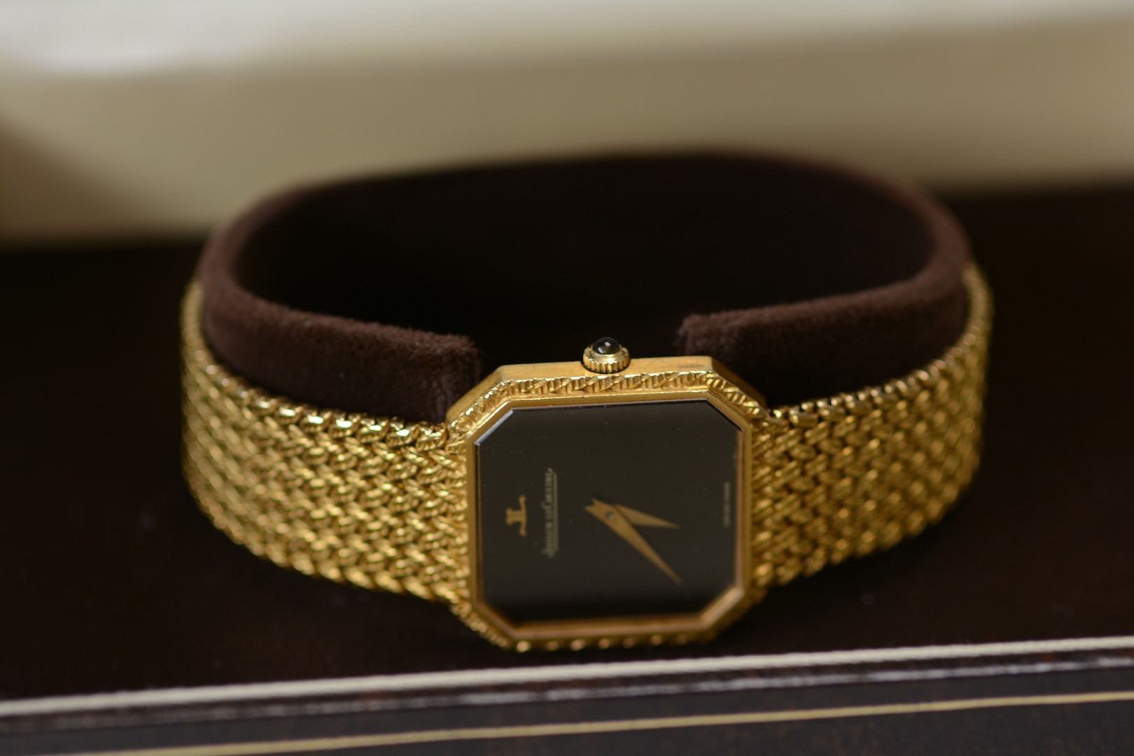 Jaeger-LeCoultre / Vintage - Unisex Yellow Gold Wristwatch - Image 2 of 14