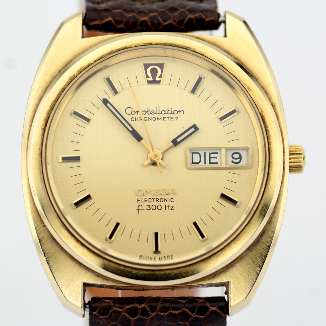 Omega / Constellation Chronometer Electronic F300 Day-Date - Gentlemen's Gold/Steel Wristwatch
