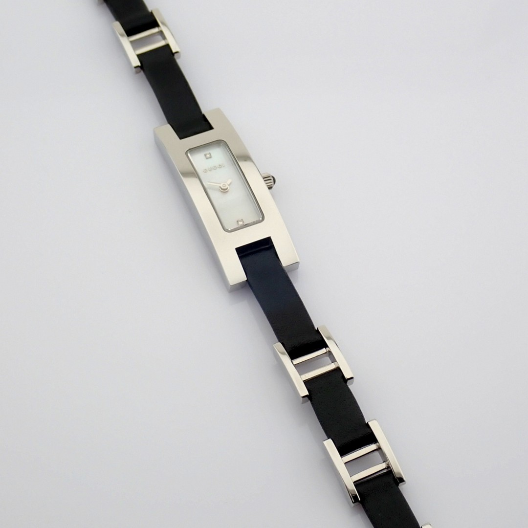 Gucci / 3900L / Mother of Pearl & Diamond Dial - (Unworn) Leather / Lady's - Image 12 of 12