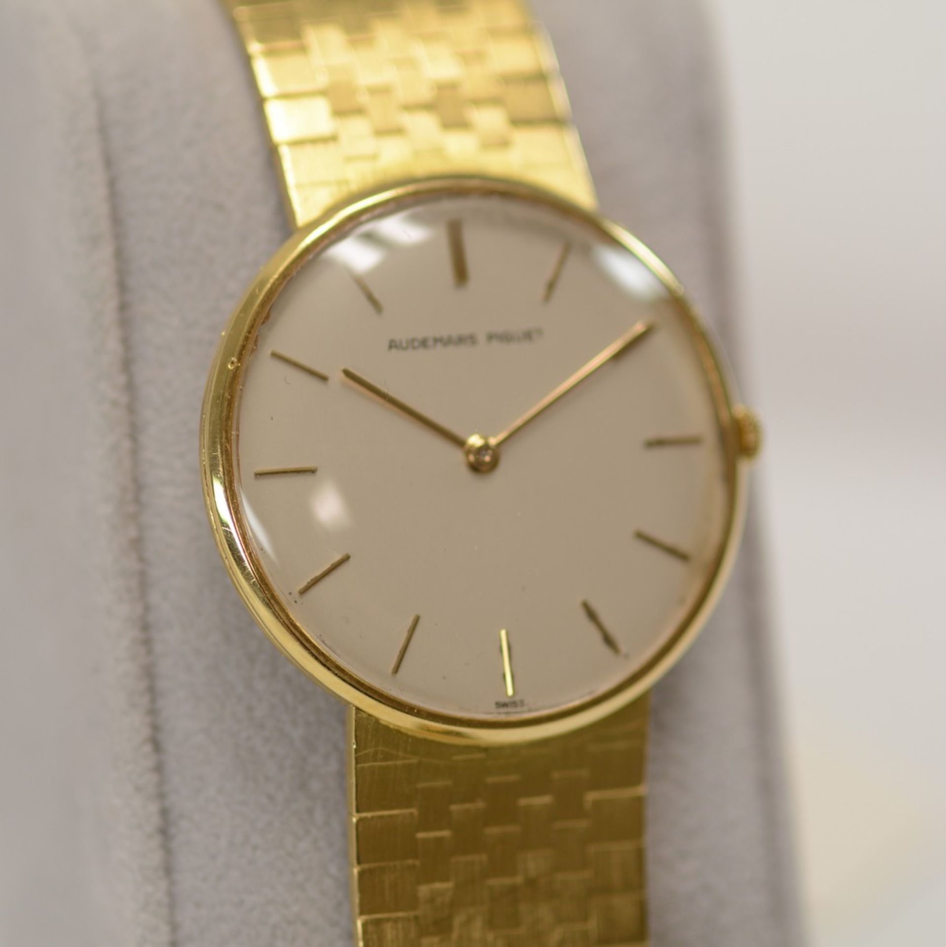 Audemars Piguet / Vintage - Unisex Yellow Gold Wristwatch - Image 3 of 8