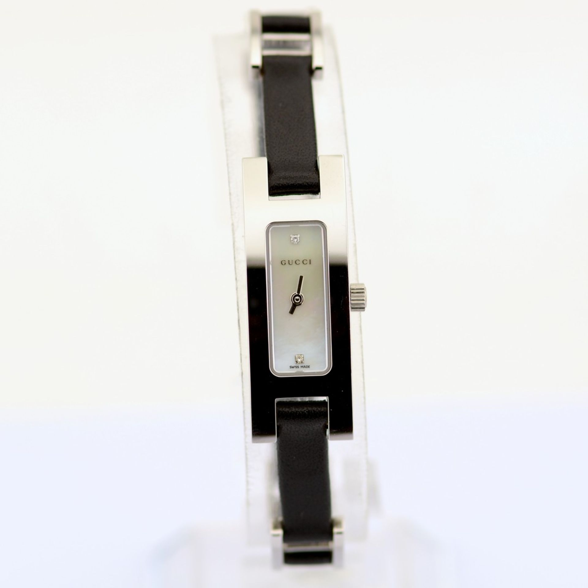 Gucci / 3900L / Mother of Pearl & Diamond Dial - (Unworn) Leather / Lady's - Image 3 of 7