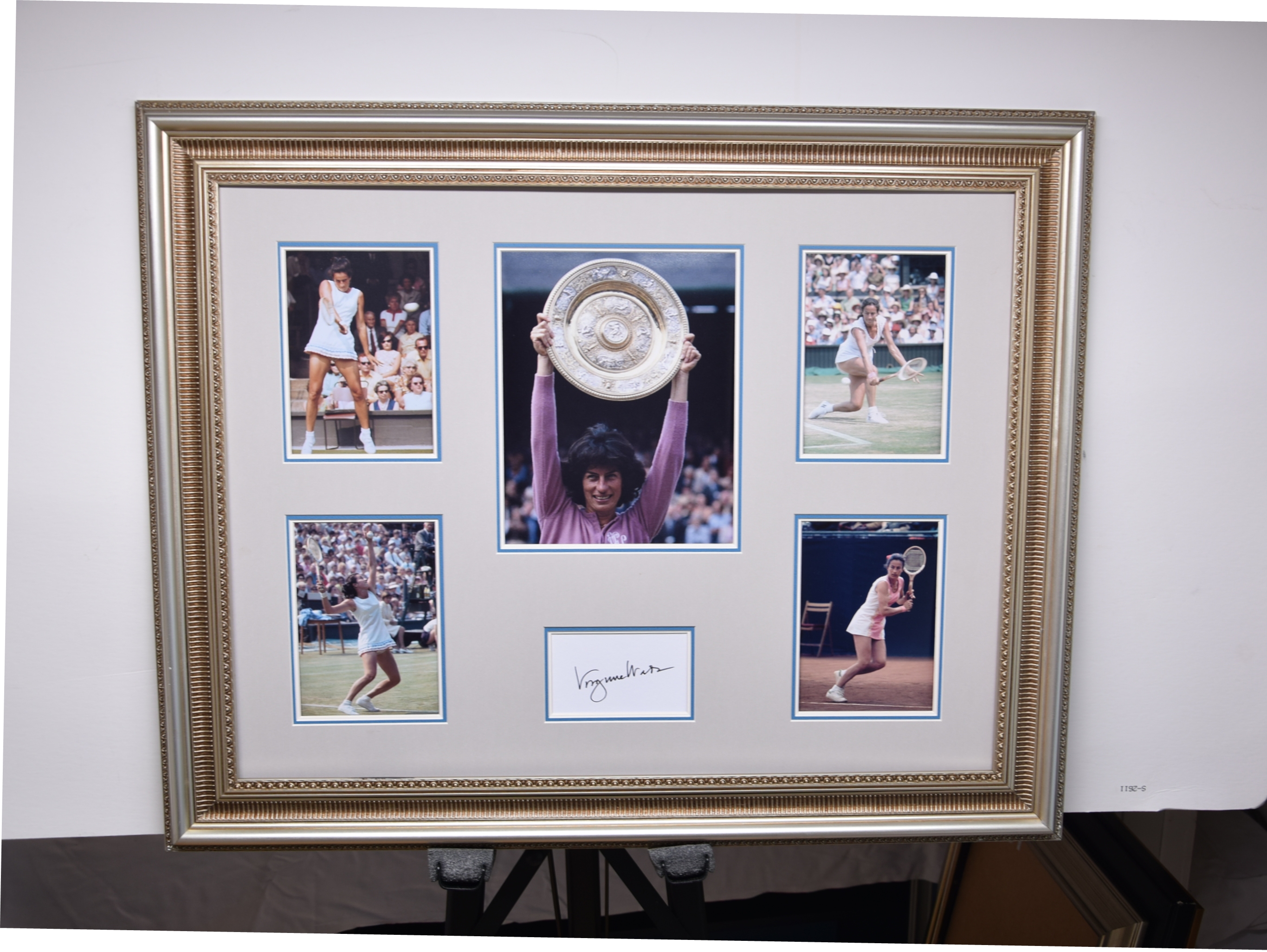 VIRGINIA WADE framed original signature presentation