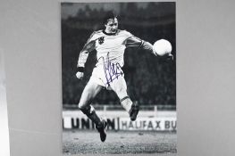 JOHAN CRUYFF (1947 - 2016) Original signature on photo.