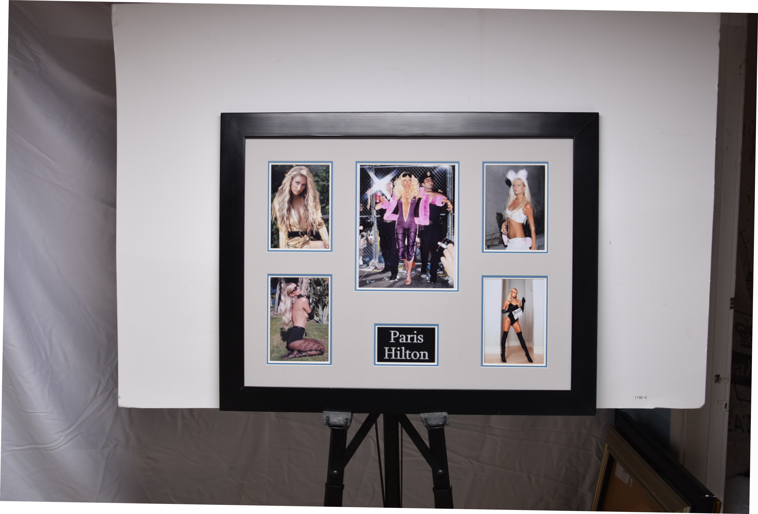 PARIS HILTON framed original signature presentation.