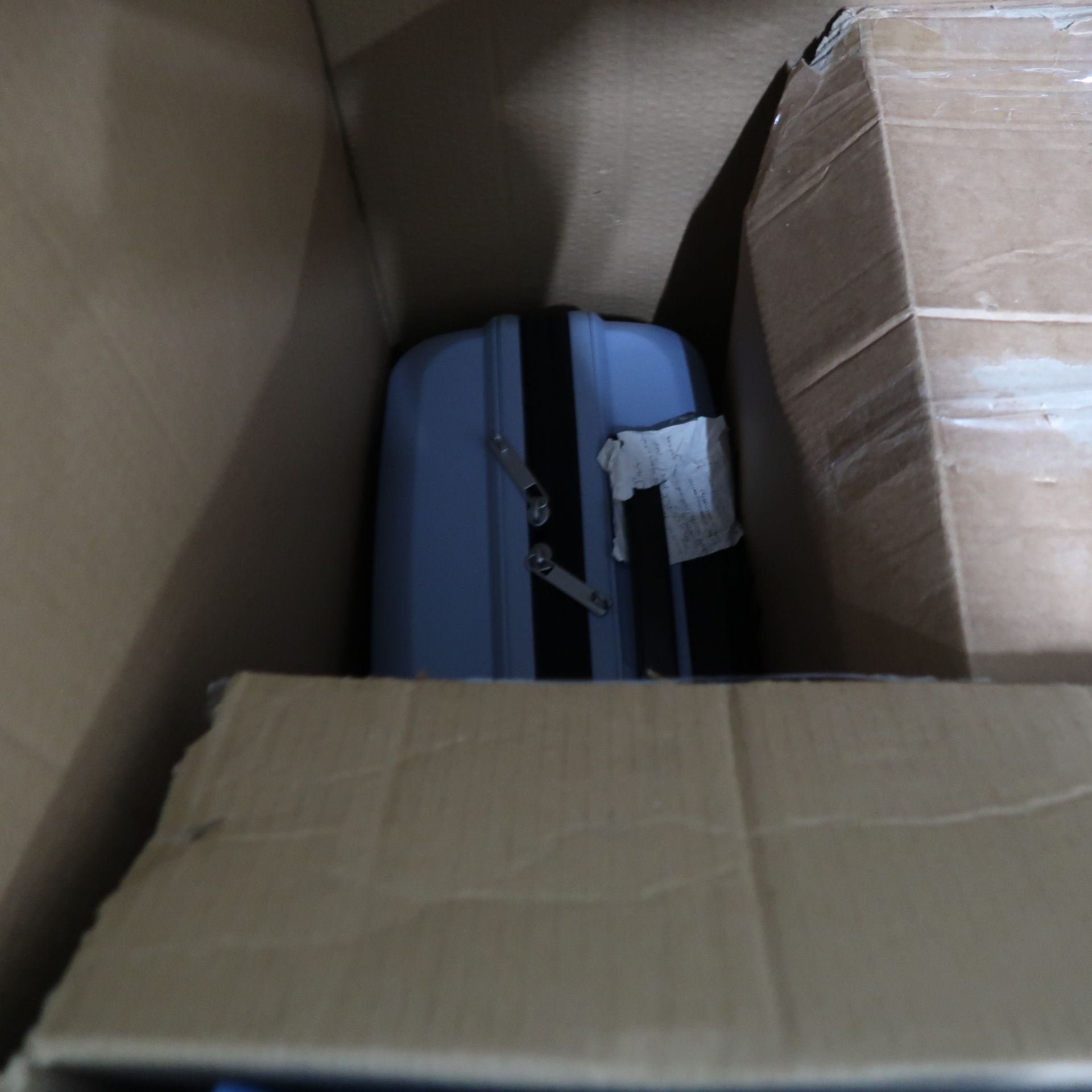 Pallet of Travel & Suitcases - Category – Retails Returns – P103 - Image 6 of 8