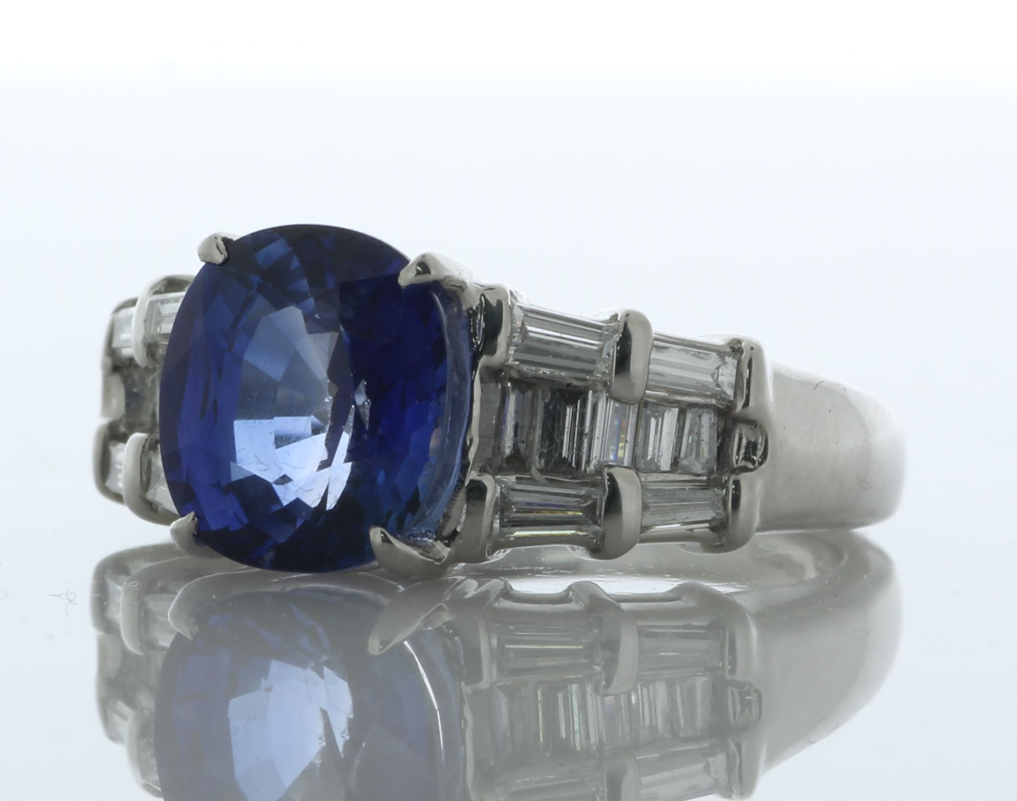 Platinum Oval GIA Sapphire and Diamond Ring (S3.28) 0.76 Carats - Bild 2 aus 5