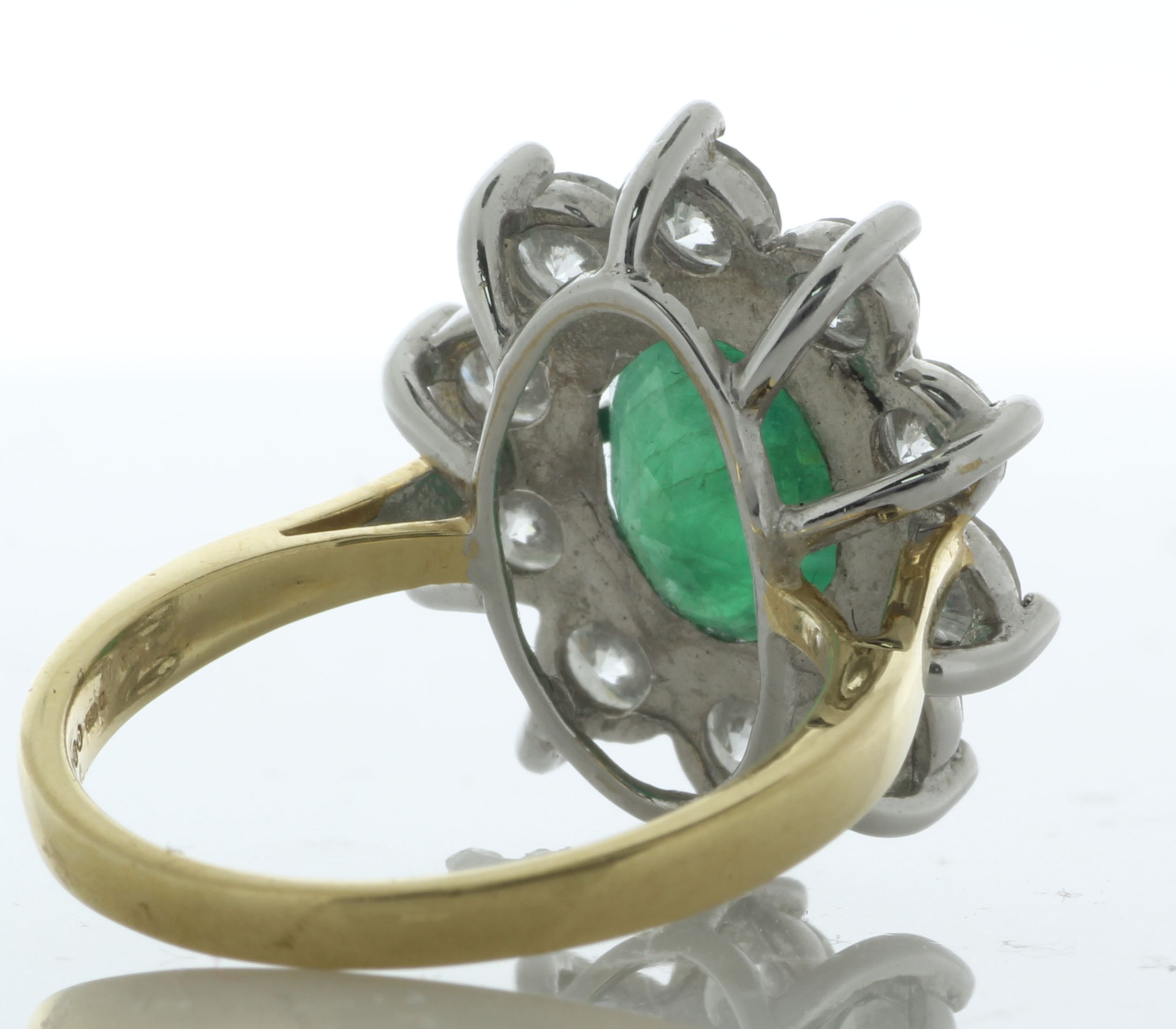 18ct Yellow Gold Diamond and Oval Emerald Ring (E4.00) 2.00 Carats - Image 4 of 5