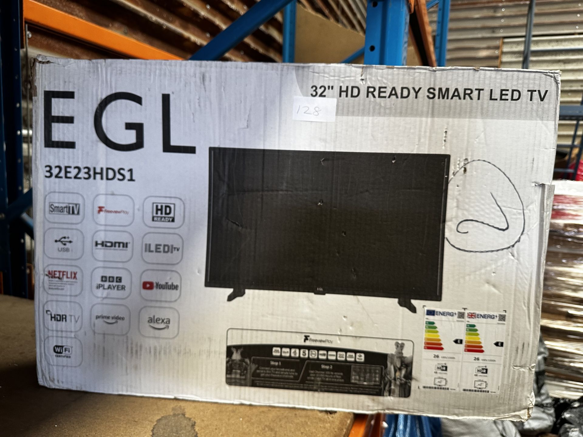 EGL 32 Inch HD Ready Smart LED TV. RRP £150 - Grade U