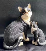 A Lovely Pair of Leonardo Cat Collection Figurines