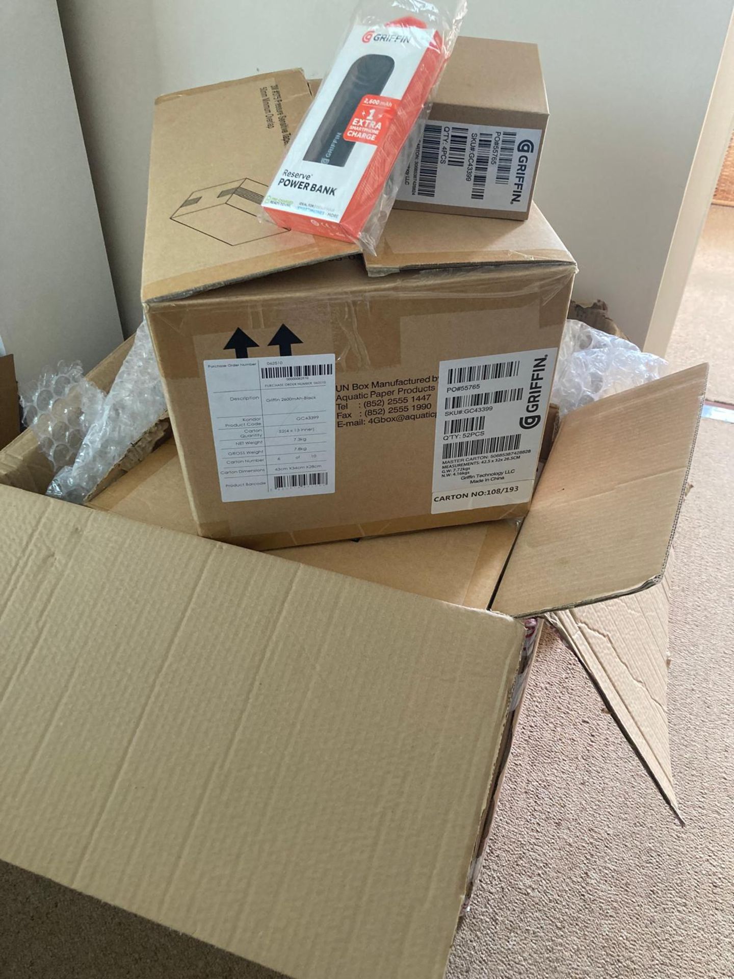 104 New Griffin Power Banks Boxed Ideal Resale - Image 2 of 5