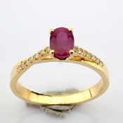 18K Yellow Gold Ring Detailed With Ruby and Brilliant Diamonds
