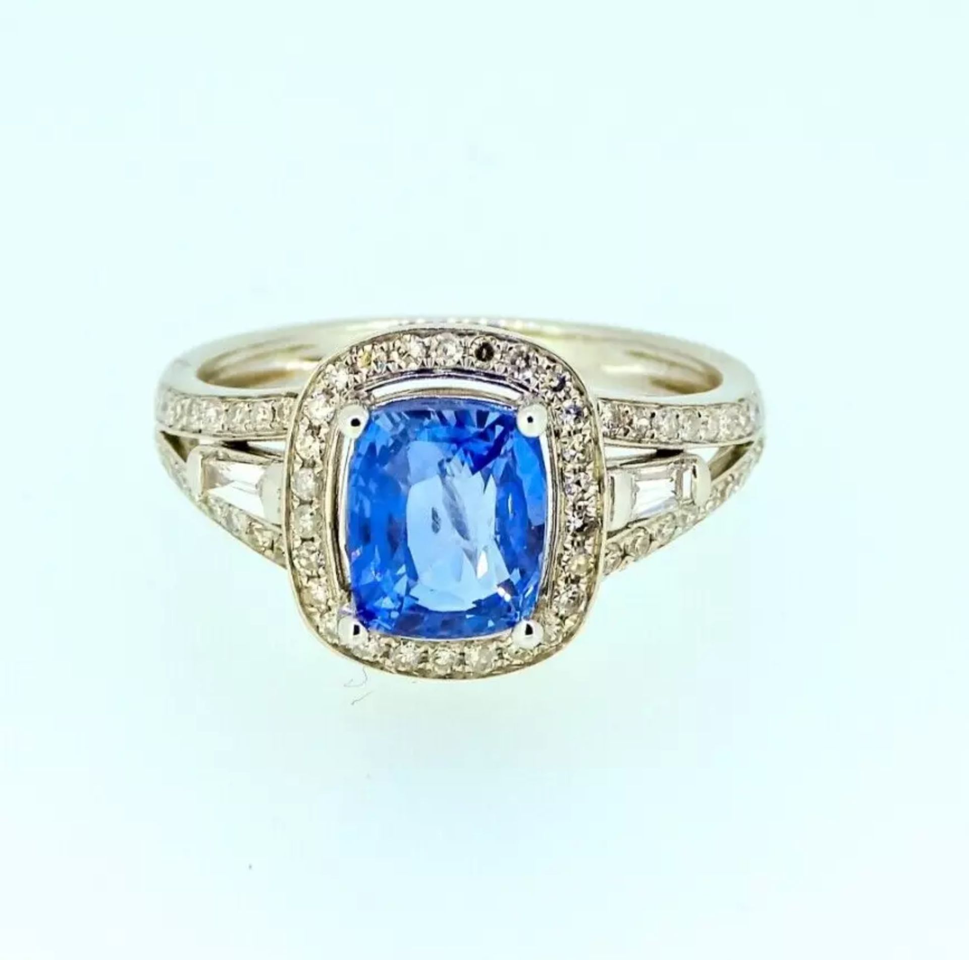 GIA Certified 2.55ct Blue Clean VS Untreated Sapphire & Diamonds Ring