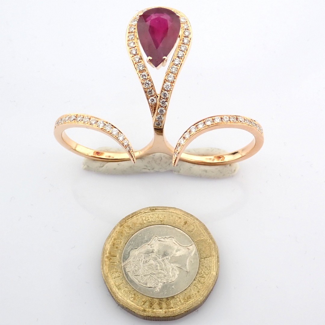 18K Rose Gold Ring Detailed With Ruby and Brilliant Diamonds - Image 3 of 12