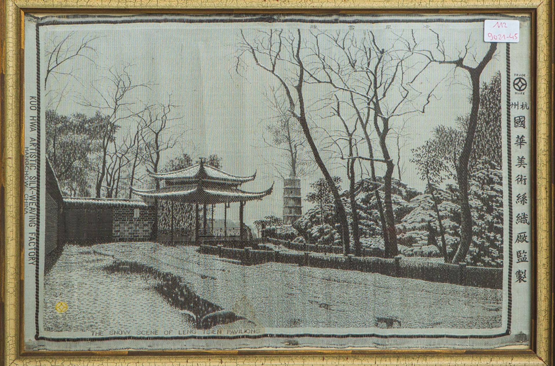 Seidenstickerei "The Snow Scene of Leng Tsien Pavilions" (China, Kvo HWA Artistic Silk-Waeving Facto