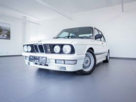 BMW E28, (535i)