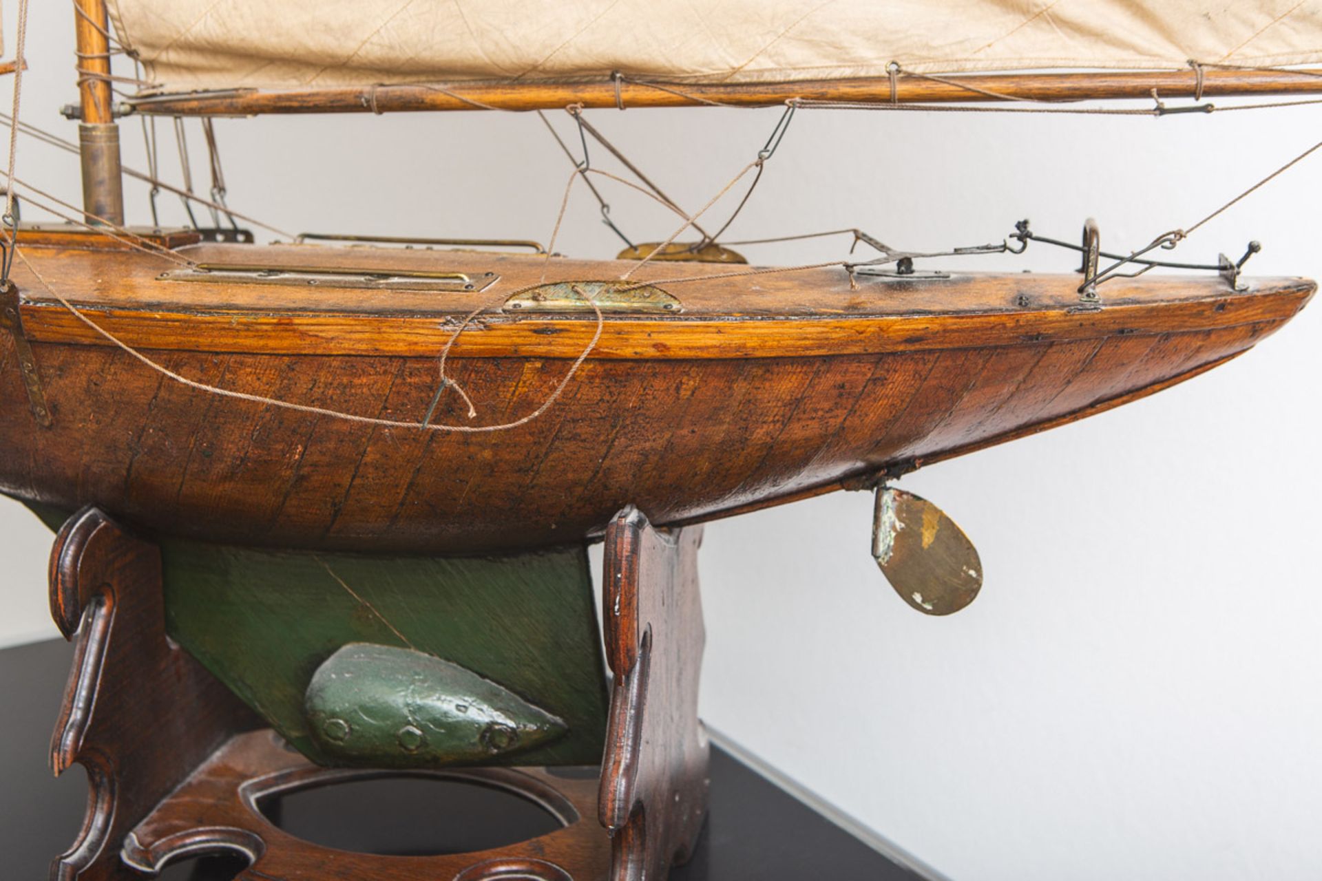 Schiffsmodell eines Segelbootes (wohl um 1900) - Bild 3 aus 3