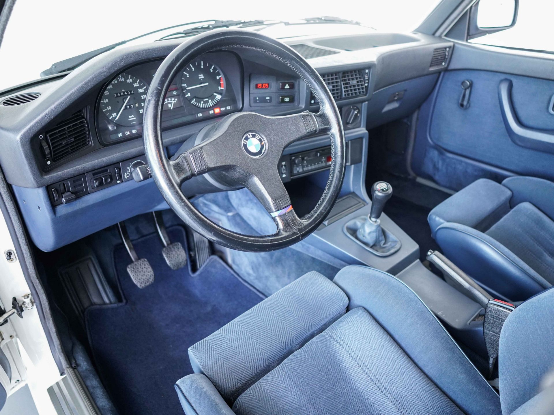 BMW E28, (535i) - Bild 8 aus 13