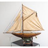 Schiffsmodell eines Segelbootes (wohl um 1900)