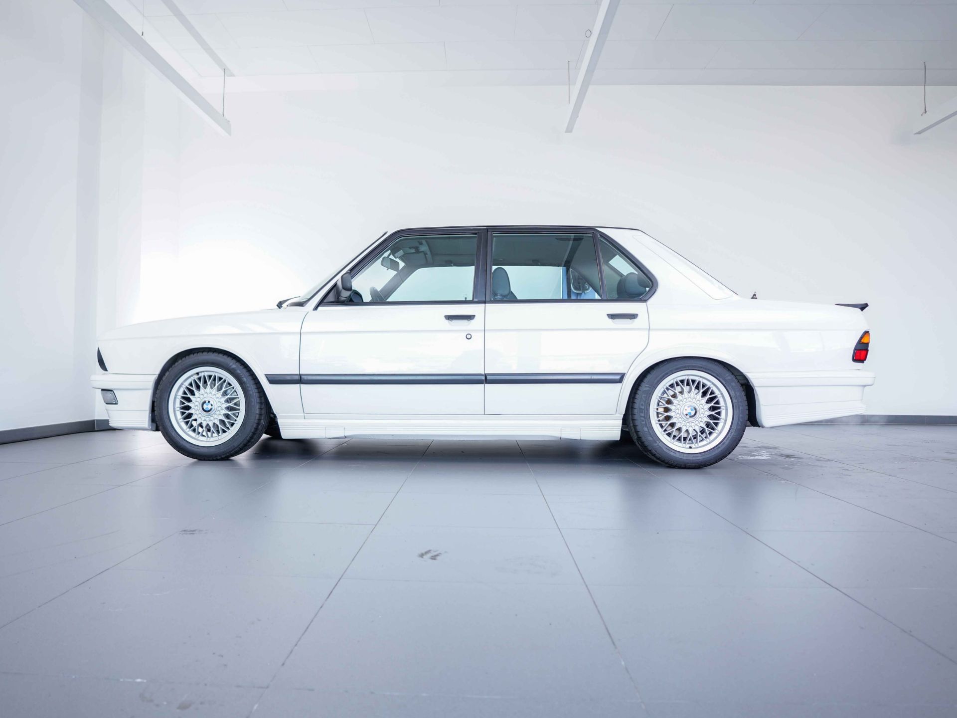 BMW E28, (535i) - Bild 4 aus 13