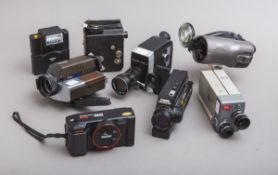12-teiliges Konvolut von Film- und Foto-Kameras