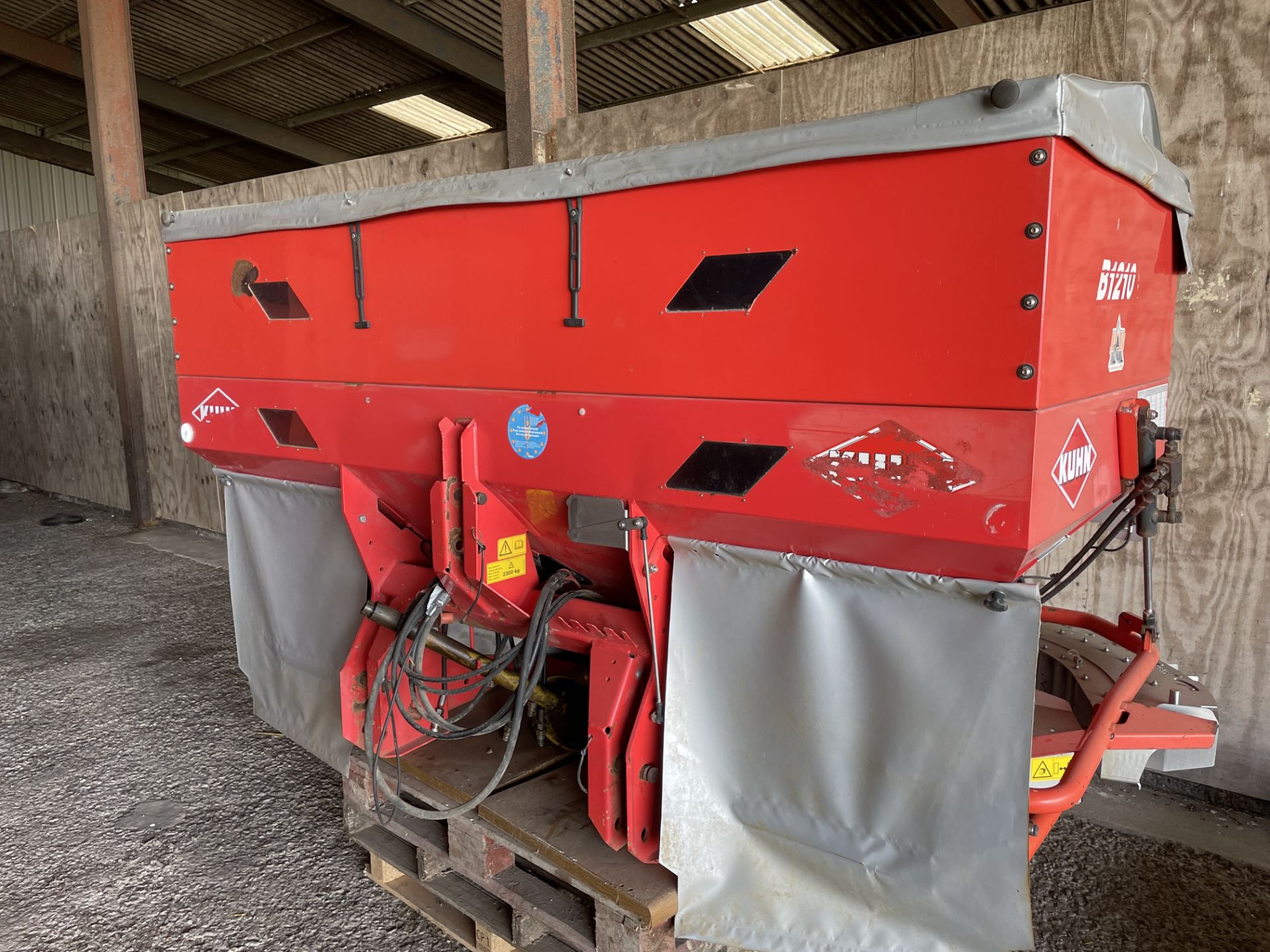 2005 Kuhn Fertiliser Spreader with B1210 extending sides - owned from new - Subject to VAT