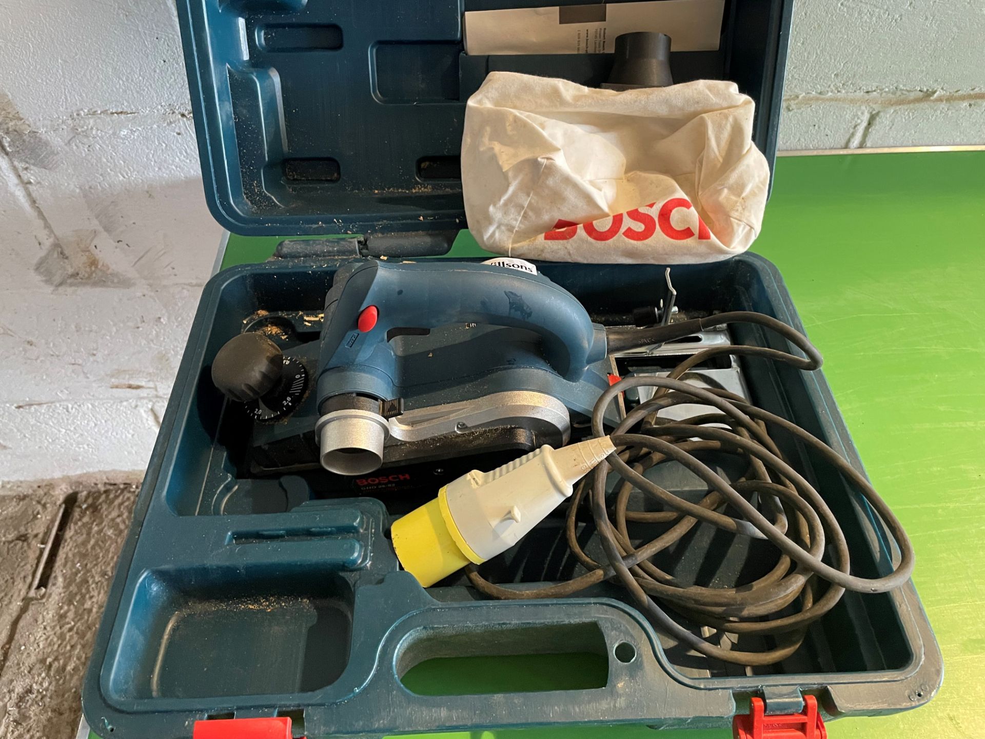 110v Bosch GH026/82 professional planer very good condition in box