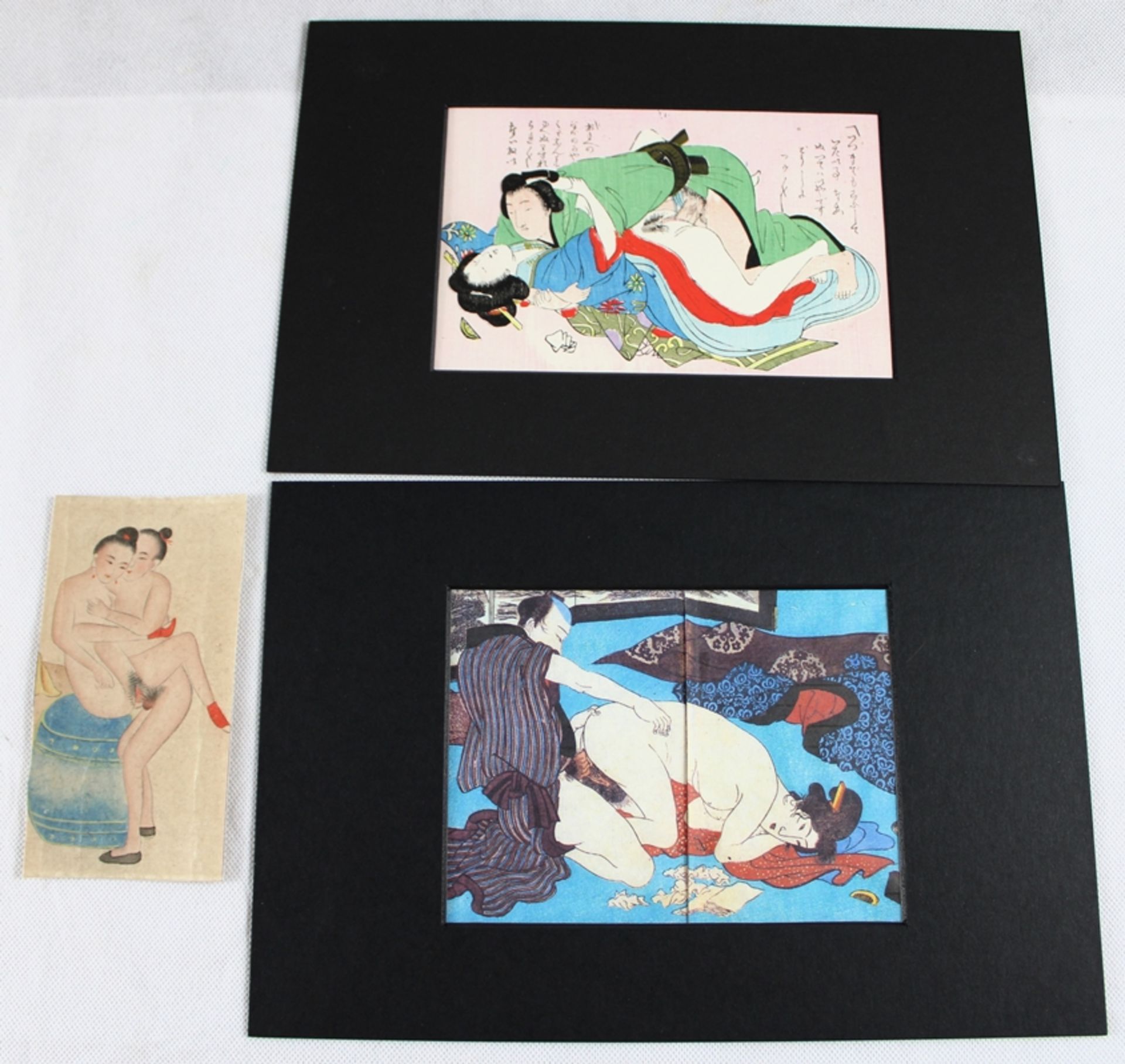 Shunga Bilder erotische Darstellungen Japan Konvolut 5 St., tlw. handkoloriert - Bild 3 aus 3