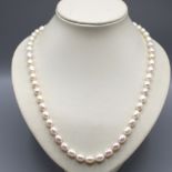 Perlenkette 585 Goldverschluss, ca. 45 cm, Perlen Ø ca. 8 - 8,3 mm